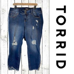 TORRID Women’s Size 18S 18 Short Denim Jeans Jegging Stiletto Fit Crop Stretch
